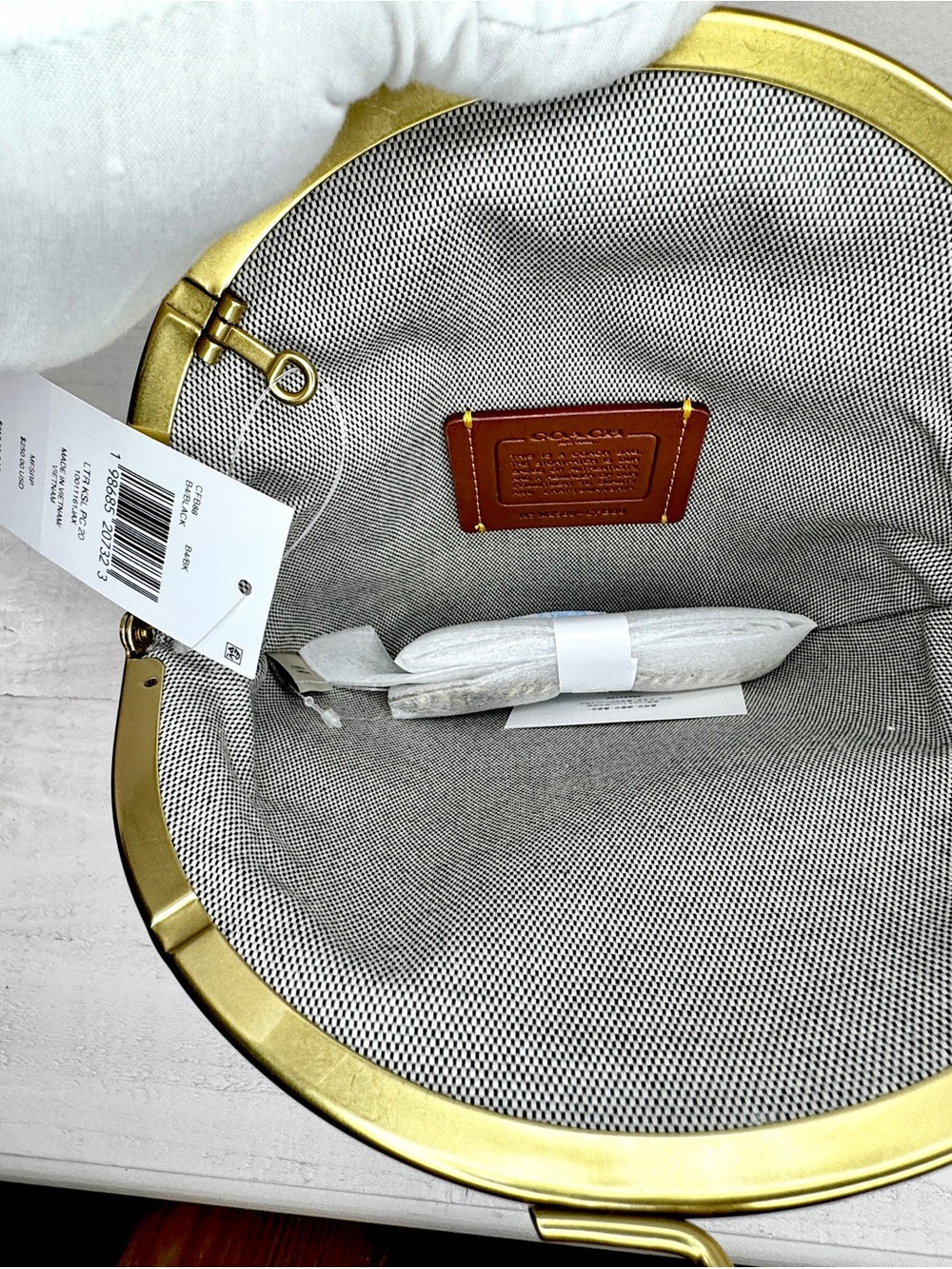 Coach Kisslock Frame Crossbody Black Full Grain Leather Gold Chain NWT RARE - Picture 4 of 10